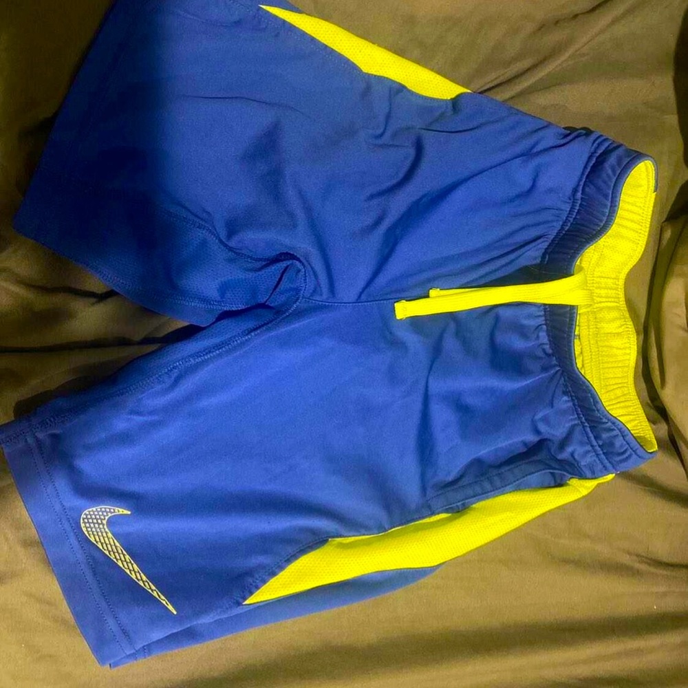 Boys Nike shorts size small